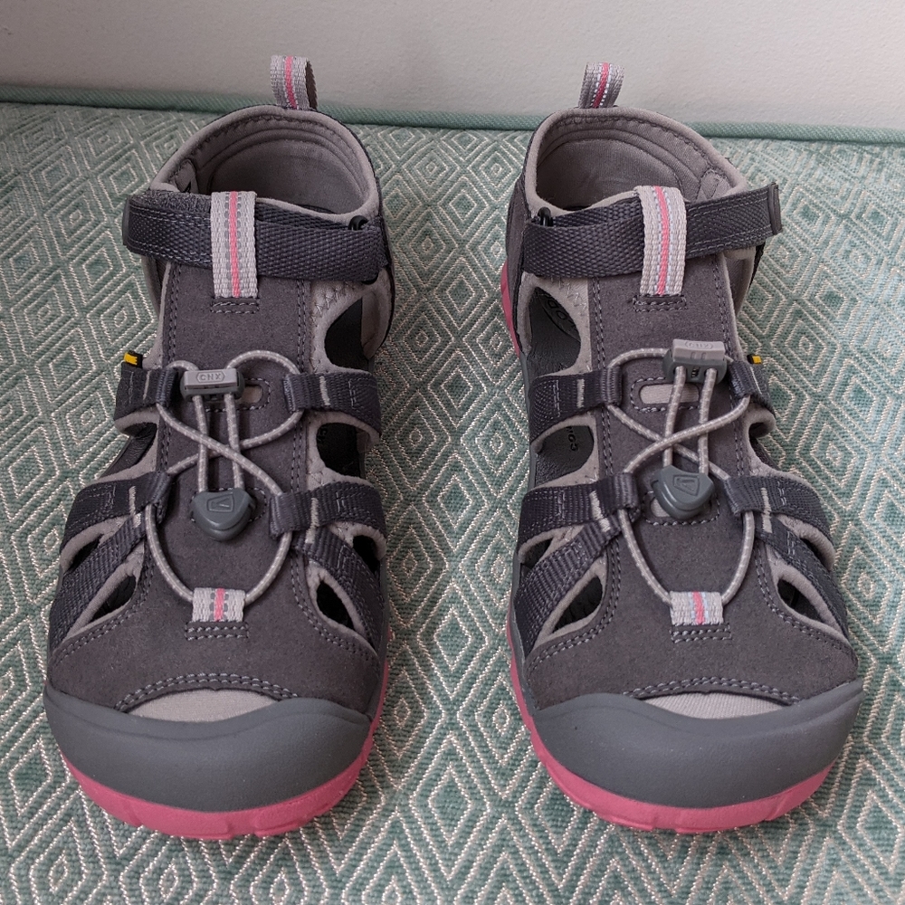 Keen Seacamp Youth Sandals in Gray & Rose - Picture 2 of 11